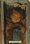 La Mummia di Rosalia Lombardo che riposa nelle Catacombe dei Cappuccini di Palermo dal 6 Dicembre 1920