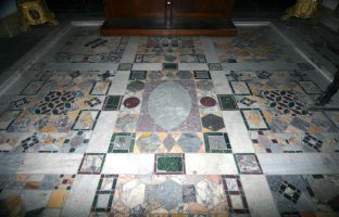 Roma, Sagrestia della Basilica di San Pietro in Vincoli, totale del pavimento