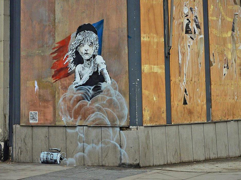 Fig. 18 - Banksy, Cosetta circondata da gas lacrimogeni, 2014, Londra, (Foto: BANKSY)